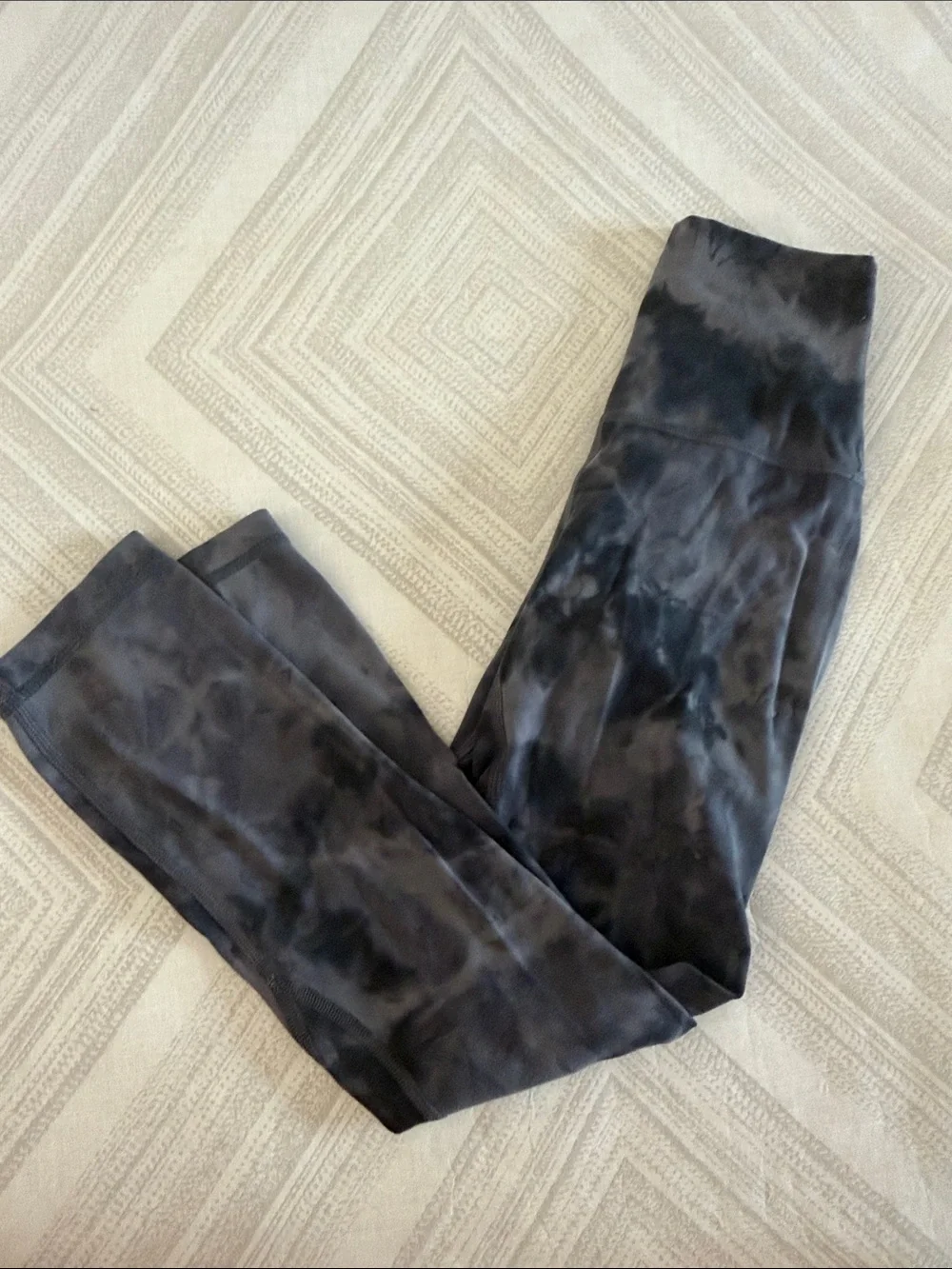 Lululemon Women’s Size 0 Gray Black Tie Dye Splatter High Rise Leggings